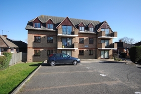 2 bedroom Flat for s...